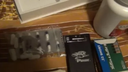 ՏԵՍԱՆՅՈՒԹ. Երևանի Ղափանցյան փողոցի տներից մեկում հայտնաբերվել է մեծ քանակությամբ թմրամիջոց ու զենք զինամթերք