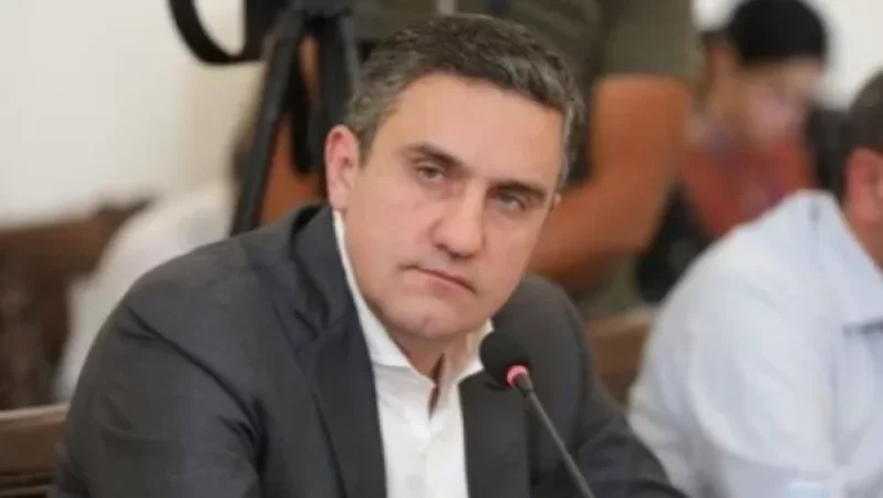 Քվեաթերթիկի մեջ պետք է ներառվի «բոլորին դեմ» կետը. Ղազինյանը` ընտրական կարգի մասին