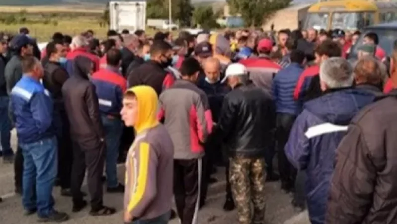 Վարդենիսի դատարանի շենքը շրջափակված է.  Armlur