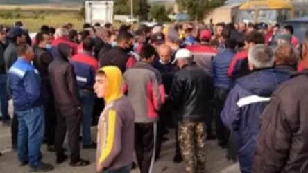 Վարդենիսի դատարանի շենքը շրջափակված է.  Armlur