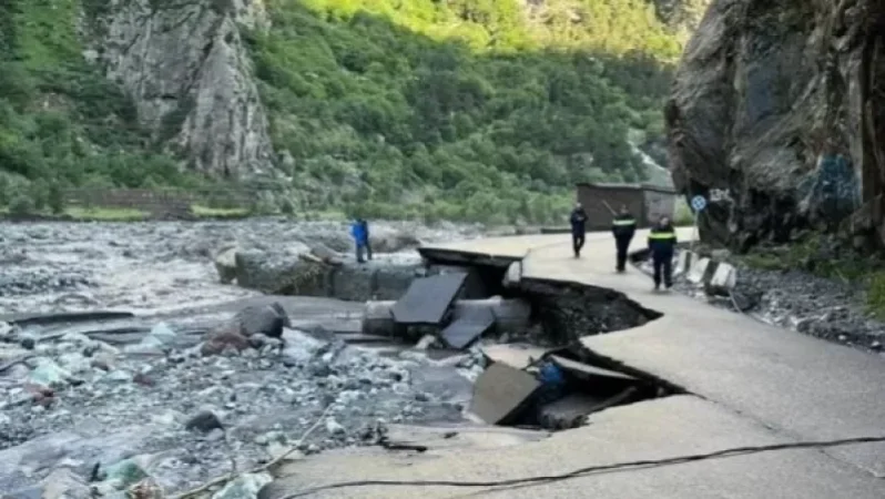 Քանի օր կպահանջվի Մցխեթ-Ստեփանծմինդա-Լարս ավտոճանապարհի վերականգնման համար․ աշխատանքները սկսվել են