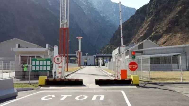 Լարս ավտոճանապարհը բաց է միայն բեռնատար տրանսպորտային միջոցների համար