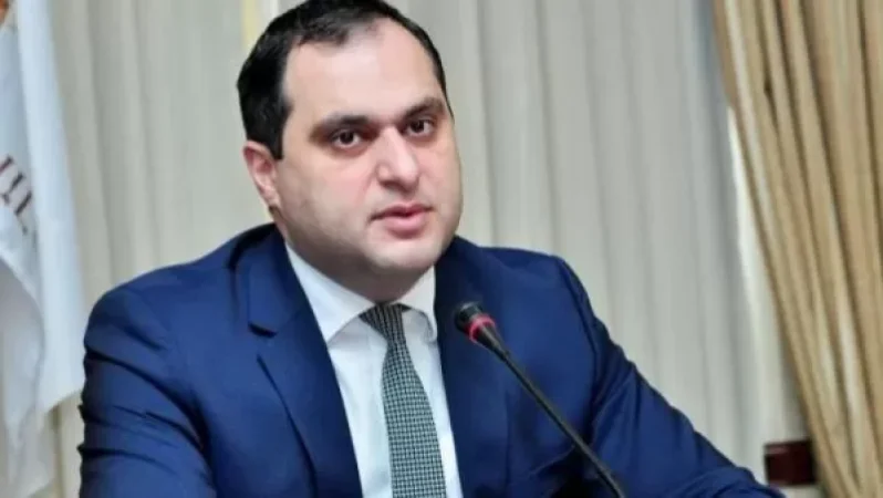 ԱՆ հրամանում չկա նշում, որ հանրային բաց տարածքներում բոլորի համար դիմակ կրելը պարտադիր է