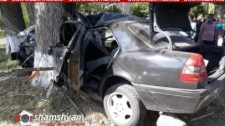 ՏԵՍԱՆՅՈՒԹ. Կասկադյորական ավտովթար Կոտայքի մարզում. Mercedes-ը մխրճվել է ծառերի մեջ