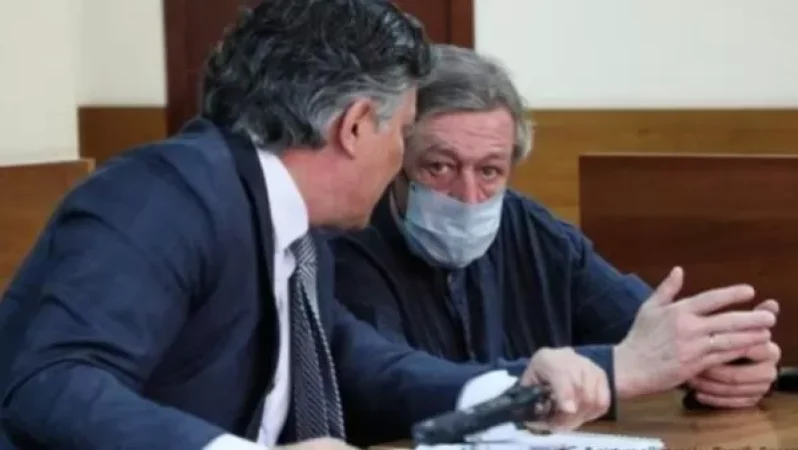 Elman Pashayev, Who Failed Mikhail Efremov's Defense, Stripped of Lawyer Status