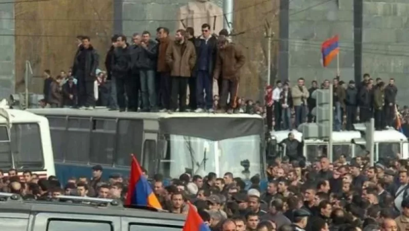 «Ժողովուրդ». Ով ինչպես տապալեց մարտի 1-ի գործի քննությունը. աղմկահարույց բացահայտում