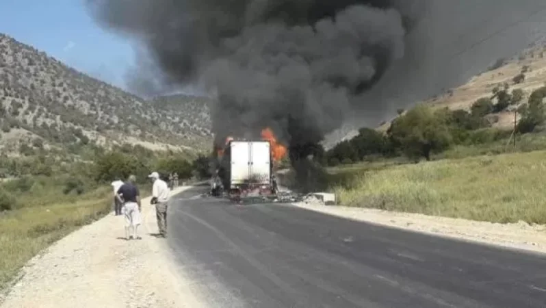 Մեղրի քաղաքի մոտ այրված բեռնատարի ճանապարահատվածում երթևեկությունը միակողմանի վերականգնվել է