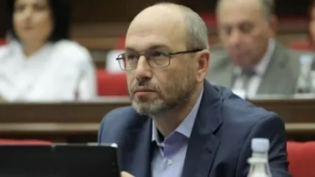 «Չեք մարսելու, հը՞, հիմա ի՞նչ կասեք». Նազարյանը` 44-օրյա պատերազմում զոհված զինծառայողների ծնողներին հարվածելու մասին