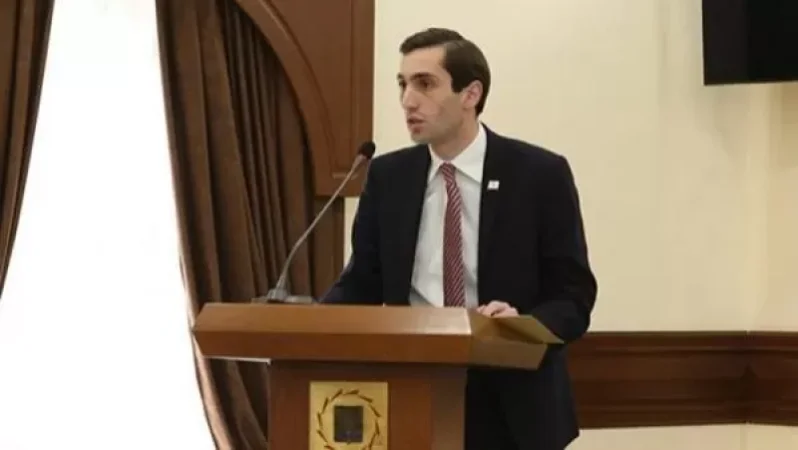 Քաղաքապետին սպասարկող մեքենան շուրջ 6 ամիս վազք չի կատարել` ունենալով հրամանագրված վարորդ. Խաժակյան