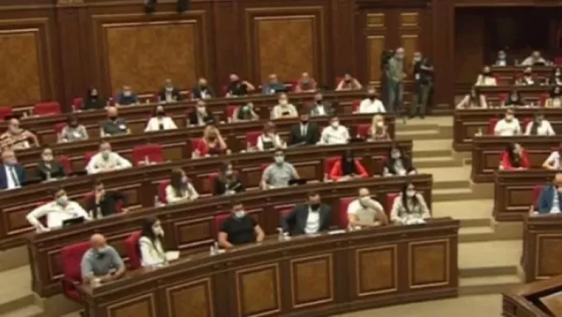 Մենք Հայաստան ենք եկել ու վարկային պատմություն չունենք, եթե վարկ չտաք, ինչպե՞ս պետք է պատմություն ունենանք. քննարկում Աժ-ում