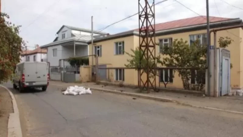 Լուսանկարներ. Հարձակման առաջին րոպեներին Ադրբեջանը «Գրադի» 122 մմ-անոց արկ է արձակել Ստեփանակերտի բնակելի թաղամասի վրա