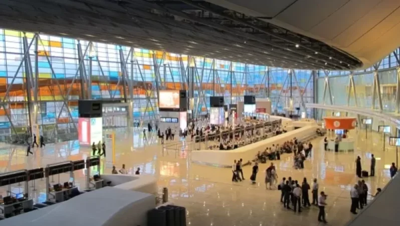 «Զվարթնոցում օտարերկրացիները երկար ժամեր է սպասում են». ոստիկանությունը պարզաբանում է տարածել