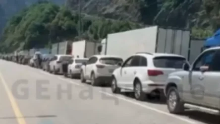 ՏԵՍԱՆՅՈՒԹ. Նոր կադրեր` Լարսից. խցանումը ձգվում է 6 կմ