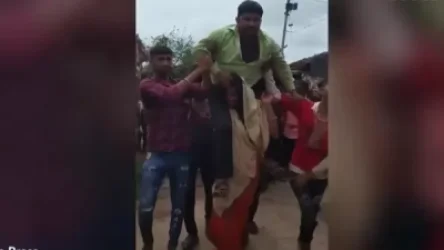 ՏԵՍԱՆՅՈՒԹ․ Հնդկաստանում ամուսինը նստել է իրեն դավաճանած կնոջ ուսերին և ստիպել այդպես քայլել գյուղում