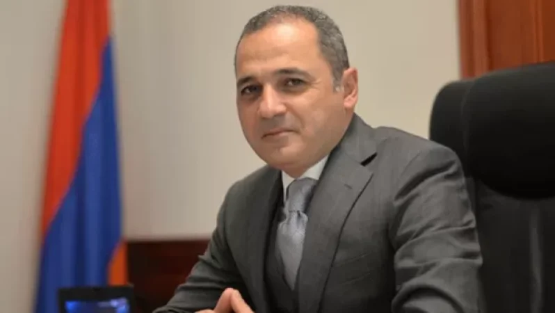 Վահե Հակոբյանը վայր կդնի մանդատը․ «Ժողովուրդ»