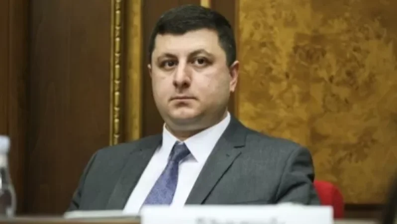 Պարզ չդարձա՞վ, որ սրանց համար կարևորը «կանդիցանեռով» սենյակում նստելն ու պարգևավճար ստանալն է. Աբրահամյան