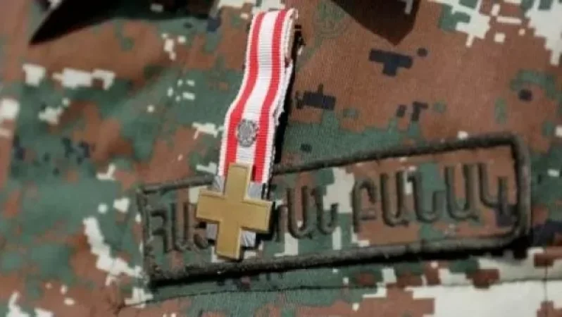 Արցախի նախագահը «Մարտական խաչ» 1-ին և 2-րդ աստիճանի պարգևներ է հանձնել զինծառայողներին