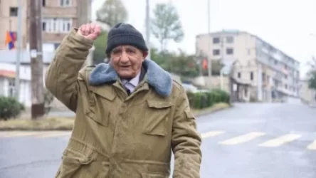 Ստեփանակերտի ավիրված քաղաքացիական ենթակառուցվածքներն ադրբեջանական հրթիռակոծությունից հետո