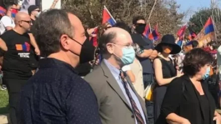 Կոնգրեսական Բրեդ Շերմանը հայ համայնքի հետ մասնակցել է Լոս Անջելեսի ցույցին