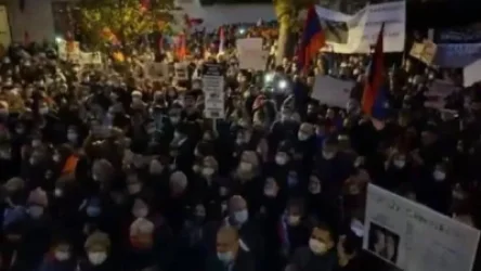 ՏԵՍԱՆՅՈՒԹ. Ֆրանսիայի հայերը Արցախի անկախությունը ճանաչելու պահանջով բազմամարդ հավաք է անցկացրել