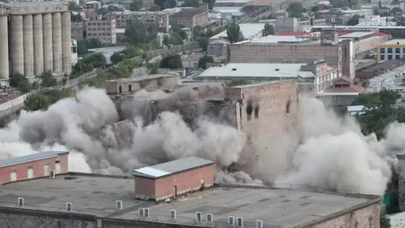 Նախազգուշացում. ժամը 12:00-ին կշարունակվի «Ձյունիկ սառնարան»-ի շենքի պայթեցումը