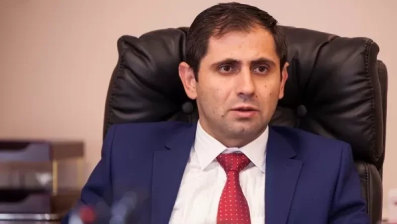 Կաբինետներում նստած զինվորականներ չեն լինի. Սուրեն Պապիկյանը զայրացել է. «Ժողովուրդ»