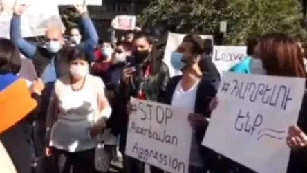 ՄԱԿ-ի գրասենյակի մոտ ակցիա իրականացնողները խնդրեցին, որ իրենց մոտենա ՄԱԿ-ի ներկայացուցիչը և լսի իրենց պահանջը