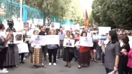 Ալիևի հետ սիլի-բիլի եք անում ու չեք նկատում, թե ինչ է կատարվում ՀՀ-ում. բողոքի ակցիա` Երևանում