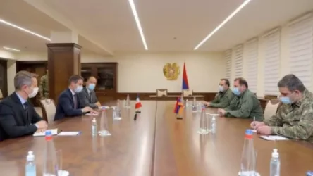 Դավիթ Տոնոյանն ընդունել է ՀՀ-ում Ֆրանսիայի արտակարգ և լիազոր դեսպան Ժոնաթան Լաքոտին