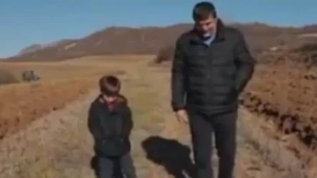 ՏԵՍԱՆՅՈՒԹ. Վը՞նց անինք, վըր մեր Արցախումը կռիվ չինի. փոքրիկ անցախցին՝ Արայիկ Հարությունյանին