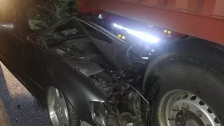 Մարդատար ավտոմեքենան մնացել է բեռնատարի տակ․ խոշոր վթար՝ Երևանում