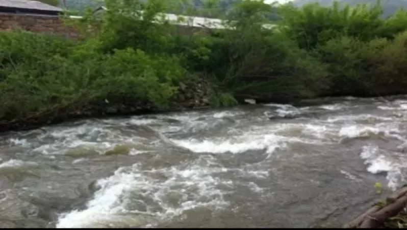 Սուպերմարկետից գողացել է մոտ 2.800.000 դրամ և տանիքից ընկել է Աղստև գետը