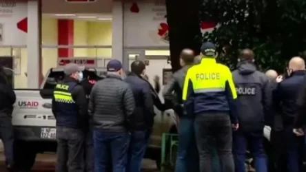 Զինված տղամարդը Թբլիսիում 10 հոգու պատանդ է վերցրել