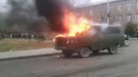 Ստեփանակերտում ՈւԱԶ է մասնակի այրվել. հրդեհը մարել են փրկարարները