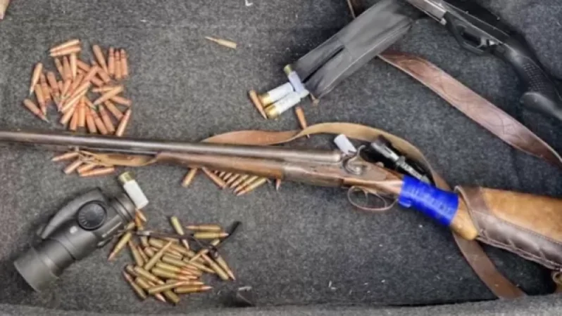 «ՎԱԶ-21010» մակնիշի ավտոմեքենայի բեռնախցիկում զենք–զինամթերք է հայտնաբերվել