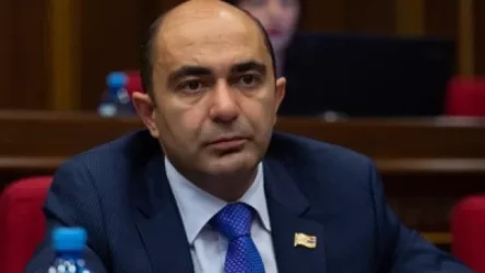 Սենատի բանաձևով պահանջվում է նաև ադրբեջանական զորքերի դուրսբերում սեպտեմբերի 27-ից ի վեր գրավված տարածքներից