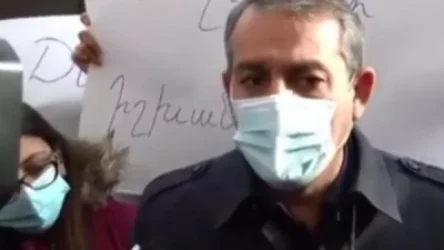 ՏԵՍԱՆՅՈՒԹ. Հեսա կասեի՝ դավաճանն ով ա, այ տղա. «Իմ քայլ»-ի պատգամավորը՝ ցուցարարին