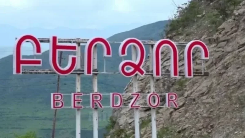 Բերձորի բնակիչները ցանկանում են այրել իրենց տները. 24News