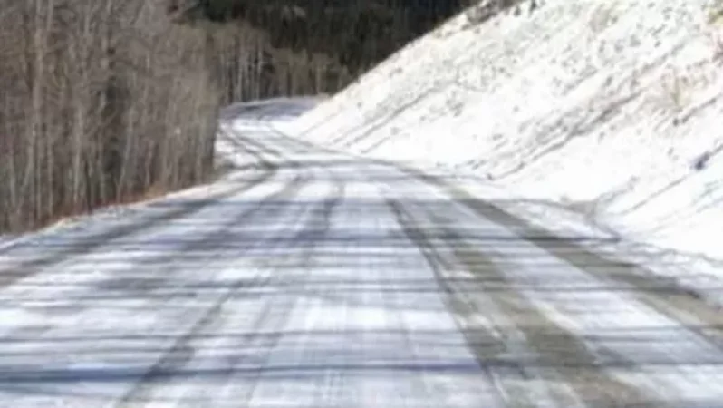 Ճանապարհները Հայաստանում. Սյունիքի մարզում՝ բացառությամբ Մեղրի քաղաքի, տեղում է ձյուն