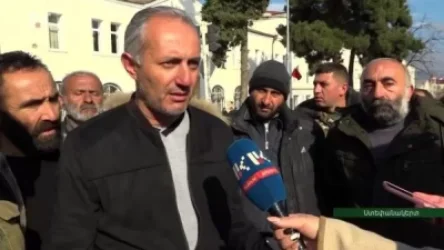 ՏԵՍԱՆՅՈՒԹ. Անհետ կորածների ծնողներն ու հարազատները փողոց էին փակել Ստեփանակերտում. պահանջում էին լուծում տալ իրենց խնդրին