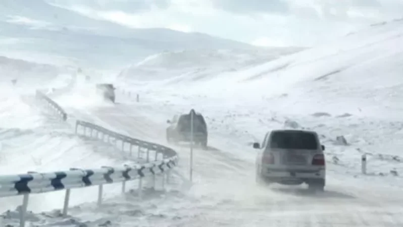 Գեղարքունիքի մարզի ավտոճանապարհներին տեղ-տեղ առկա է մերկասառույց, Թալինում տեղում է ձյուն