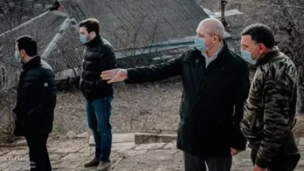 Բազում համայնքում մարզպետը ծանոթացել է ճանապարհների սալարկման աշխատանքներին