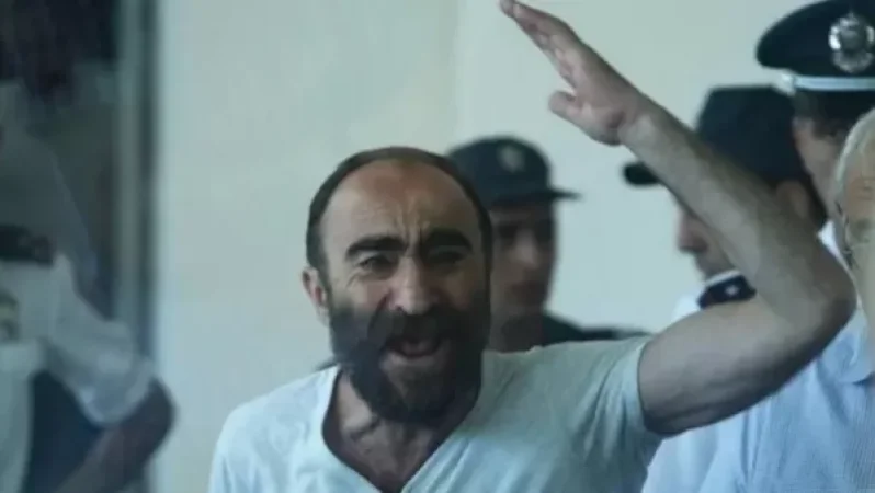 Այսօր կալանավայրում փաստաբանի մոտ ամուսնուս բերել են շալակած վիճակում. Պավել Մանուկյանի կինն ահազանգում է