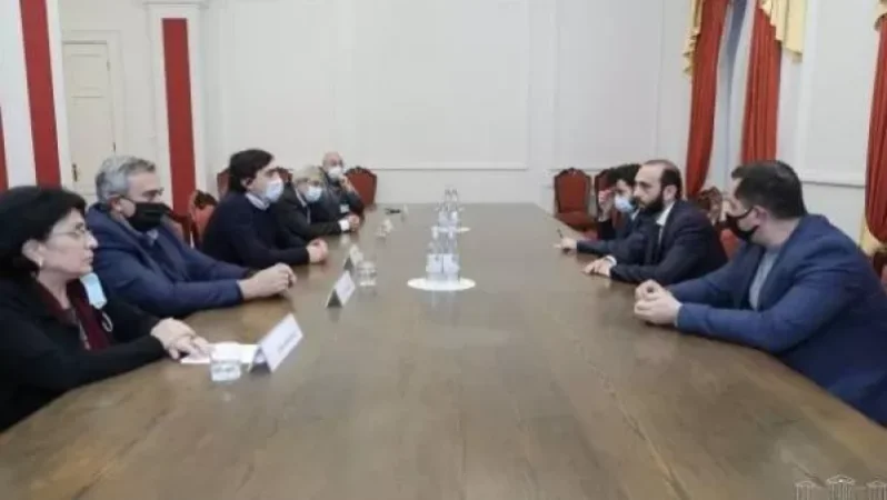 ԱԺ նախագահը ակադեմիական շրջանակների ներկայացուցիչների հետ քննարկել է հասարակությանը հուզող  հարցեր