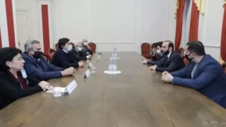 ԱԺ նախագահը ակադեմիական շրջանակների ներկայացուցիչների հետ քննարկել է հասարակությանը հուզող  հարցեր