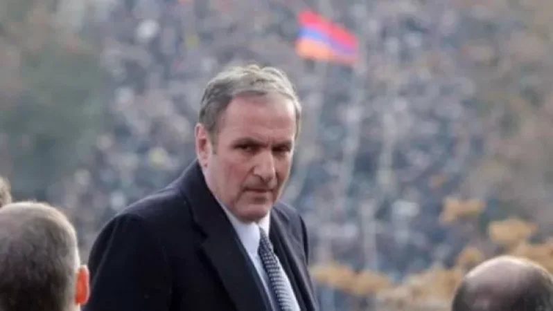 «Վազգեն Մանուկյանը և Նիկոլ Փաշինյանը երկվորյակներ են». Տեր–Պետրոսյանը կոչ է հղել ժողովրդին