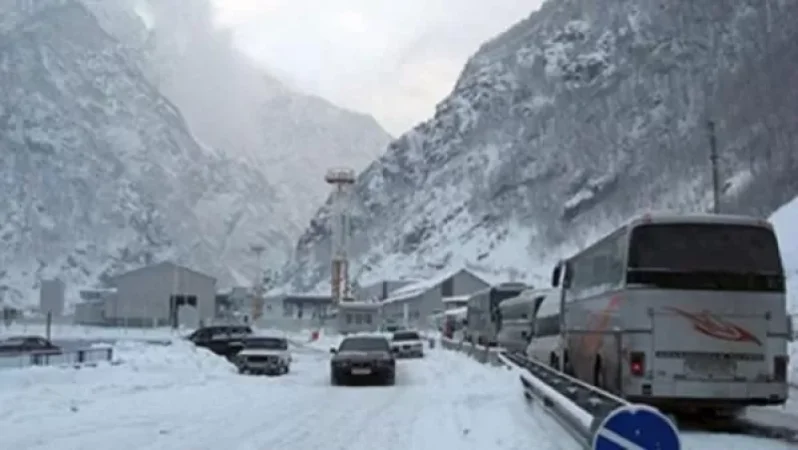 Լարսը տեղումների պատճառով փակ է