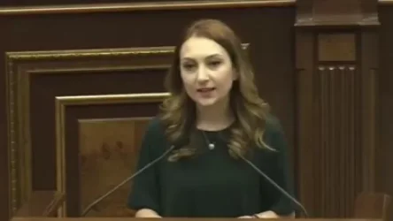 Մակունցը ԱԺ-ում 20 րոպե ընդմիջում խնդրեց՝ հայտարարելով, որ իրենց որոշ պատգամավորներ մի փորք ուշանում են