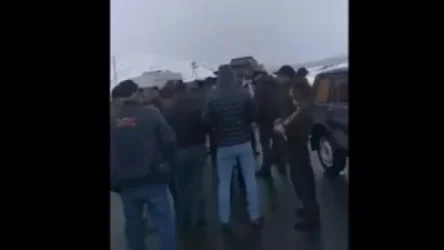 ՏԵՍՆԱՅՈՒԹ. Բավրայի անցակետի մոտ քաղաքացիները փակել են ճանապարհը