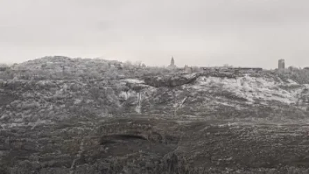 Տեսարան Շոշ գյուղից դեպի Շուշիի Սուրբ Ամենափրկիչ Ղազանչեցոց մայր տաճար